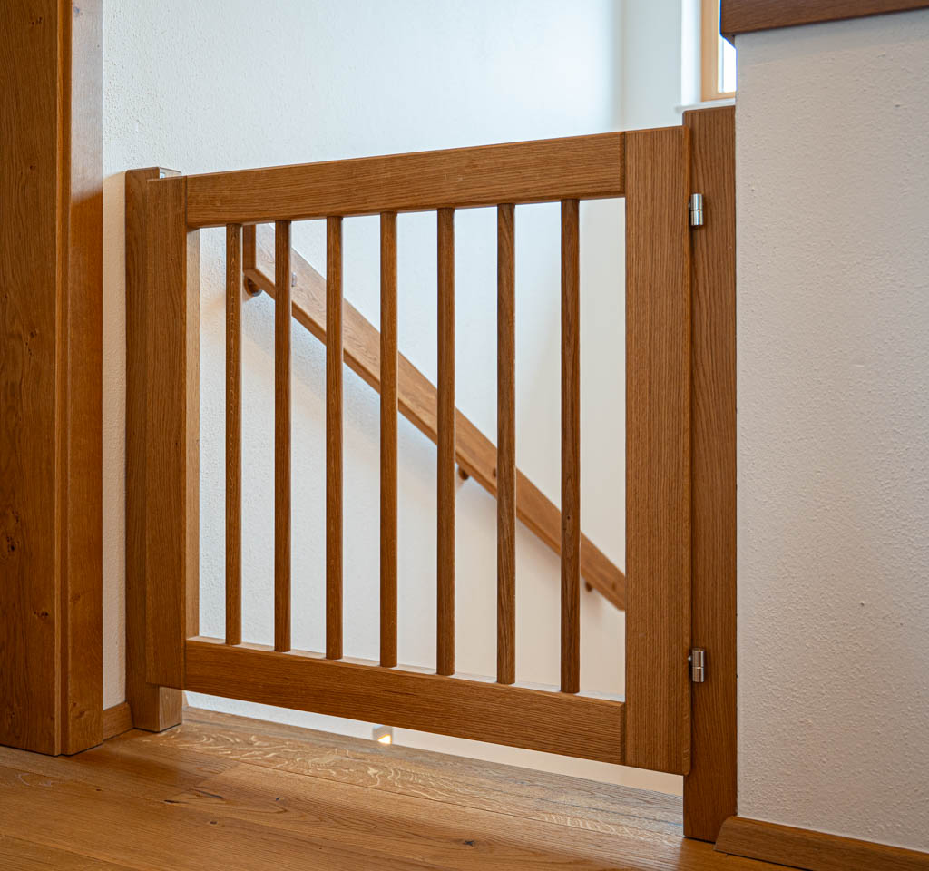 Stiegentore als Kindersicherung gegen Herabfallen